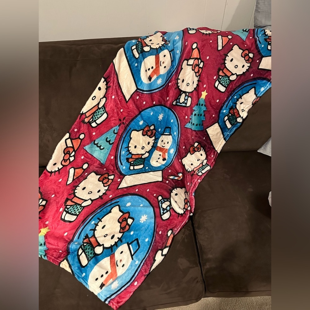 Hello Kitty & Snowman Snowglobe Soft‎ Blanket NEW
